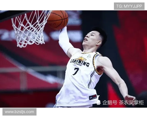 俞泽辰预赛表现惊艳获满分杨鸣称赞他应参加三分大赛未见其扣篮表现 俞泽辰预赛表现惊艳获满分杨鸣称赞他应参加三分大赛未见其扣篮表现